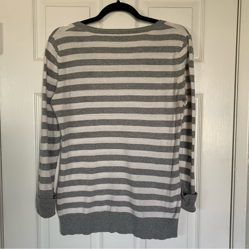 3/$20 GAP Sweater, gray and white stripes, 3/4 sleeves, size M - Picture 7 of 7